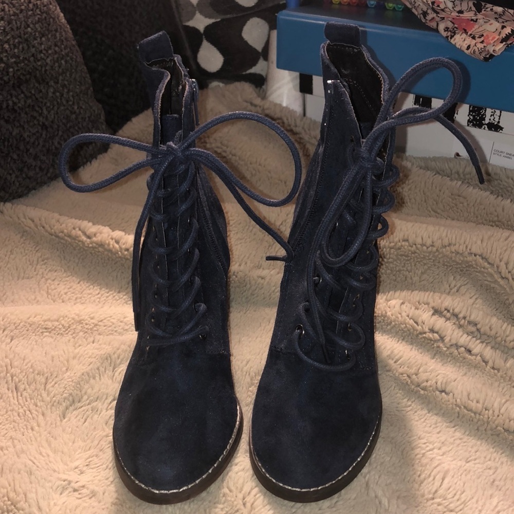 NWOT Candie’s Lace Up Boots, size 6